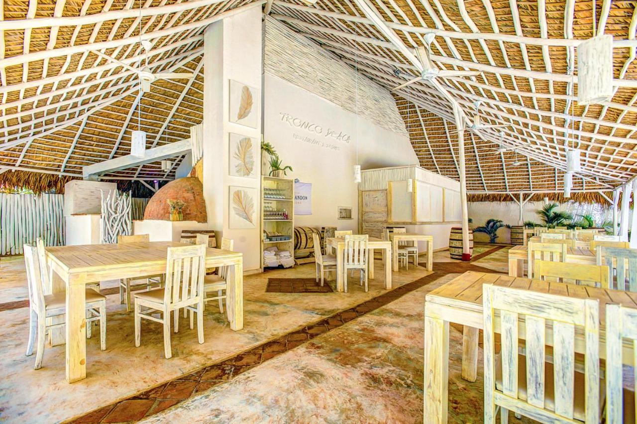 Aventura Village Los Corales Beach And Spa Пунта-Кана Экстерьер фото